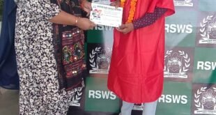 चन्दौली/बबुरी-: राइजिंग सन वर्ल्ड स्कूल मवैया 12 कक्षा में प्रिंस कुमार 93.1% ने रुद्र प्रताप सिंह ने 91.4 %      