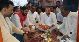 बदायूं-: सपा सांसद आदित्य यादव ने खितौरा के देवी मंदिर में चढ़ाया घंटा, पीडीए पंचायत में भाजपा पर साधा निशाना, कहा- डबल इंजन सरकार में नहीं हो रहा विकास।
