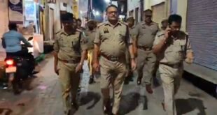 एटा-: एटा में दुष्कर्म की झूठी अफवाह से कस्बे में तनाव की स्थिति बनी, हिंदू संगठनों ने किया विरोध प्रदर्शन।