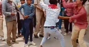 बदायूं/सहसवान-: मामूली कहासुनी को लेकर दो छात्रों में जमकर हुई मारपीट, मारपीट का वीडियो शोशल मीडिया पर तेज़ी से वायरल।