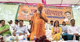 उन्नाव-: उन्नाव में ग्राम चौपाल का आयोजन, सांसद साक्षी महाराज और विधायक पंकज गुप्ता ने किया विकलांगों को साइकिल वितरण, भूसा गाड़ी को दी हरी झंडी।