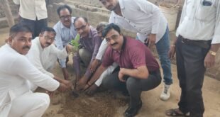 बदायूं/सहसवान-: नगर में स्वामी प्रसाद मुखर्जी का बलिदान दिवस एवं एक पेड़ मां के नाम एवं मन की बात का हुआ आयोजन।