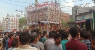 चन्दौली-: अकीदत के साथ मुहर्रम खेलों का प्रदर्शन के उपरांत ताजिया करबला में हुई दफन।