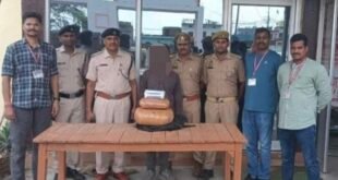 चन्दौली-: अलीनगर पुलिस व RPF ने गांजा तस्करों पर कसा शिकंजा, 5.280 किलो गांजा बरामद।