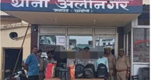 चन्दौली-: 64.77 लीटर अवैध शराब बरामद, 6 गिरफ्तार, मास्टरमाइंड वीरेंद्र यादव प्रभाव के दम पर बच निकला।