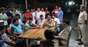 कासगंज-: भारी मात्रा में पड़े मिले पशुओं के अवशेष और औजार, गौवंश काटने की सूचना पर पहुंचे बजरंग दल के कार्यकर्ता।