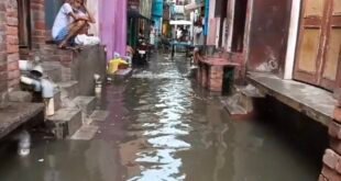 कासगंज-: जिले में हुई पहली तेज बारिश ने खोली नगर पालिका की पोल, शहर में जगह जगह हुआ जल भराव जनजीवन हुआ अस्त व्यस्त।