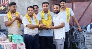 बिसौली: देव पैलेस क्रिकेट टूर्नामेंट का रोमांचक समापन, हनी वॉरियर्स ने फाइनल मुकाबला जीतकर अपने नाम की खिताबी ट्रॉफी।