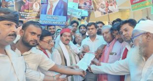 बिसौली: छात्रों पर लाठीचार्ज और अखिलेश यादव को हिरासत में लिए जाने के विरोध में सपाइयों का जोरदार प्रदर्शन, सौंपा ज्ञापन।