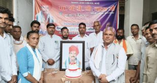 वजीरगंज में धूमधाम से मनाया गया पूर्व मंत्री डीपी यादव का जन्मदिन, विकलांग आश्रम में जुटे सैकड़ों समर्थक।