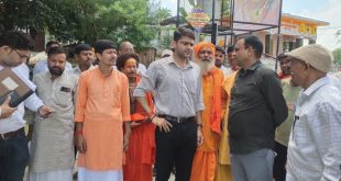 लखीमपुर खीरी: प्राचीन श्री देवेश्वरनाथ मंदिर में सावन की तैयारियों को लेकर सीडीओ अभिषेक कुमार ने किया औचक निरीक्षण, दिए कड़े निर्देश।
