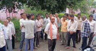 कासगंज: संदिग्ध परिस्थितियों में पेड़ से लटका मिला 22 वर्षीय युवक का शव, इलाके में फैली सनसनी।