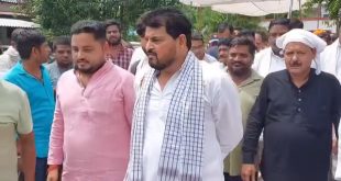 बलरामपुर: पूर्व मंत्री हनुमंत सिंह के निधन पर श्रद्धांजलि देने पहुंचे भाजपा नेता बृज भूषण शरण सिंह, कहा- हमने एक लोकप्रिय अभिभावक खो दिया।
