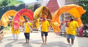 बरेली: गंगाजल लेकर बरेली लौटे कांवरिए, त्रिवटीनाथ मंदिर में किया भोलेनाथ का जलाभिषेक।
