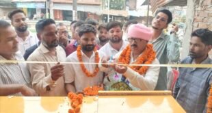 सहसवान: नदीम अली खान ने किया ‘आलम मेडिकल स्टोर’ का फीता काटकर शुभारंभ।