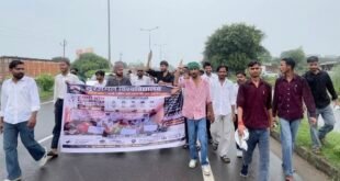 किच्छा: सूरजमल यूनिवर्सिटी के नर्सिंग छात्रों के समर्थन में उतरी भारतीय किसान यूनियन (भानू)।