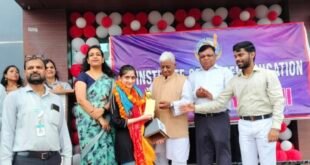बदायूं: रुहेलखंड विश्वविद्यालय की बीबीए परीक्षा में यूनिवर्सिटी टॉप कर अवलीन कालरा ने जीता गोल्ड मेडल, जिले का नाम रोशन।