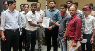 सहसवान: ठेका सफाई कर्मचारियों के वेतन में कटौती और अनियमितता पर फूटा गुस्सा, वाल्मीकि समाज ने एसडीएम को सौंपा ज्ञापन। 