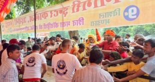 कांवड़ यात्रा: उझानी में उमड़ी शिवभक्तों की भारी भीड़, देवनागरी कॉलेज की ओर से सजा भव्य भंडारा।