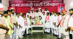 शाहजहांपुर: सपा कार्यालय में मनाई गई वीरांगना फूलन देवी की जयंती, नेताओं ने दी श्रद्धांजलि।