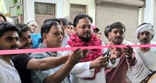 सहसवान: सपा प्रदेश सचिव शाहिद खान ने फीता काटकर किया ‘स्टाइलकार्ट गारमेंट्स’ का भव्य उद्घाटन। 