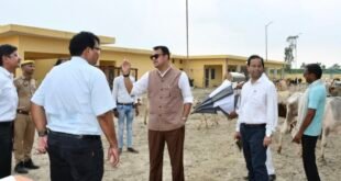 बदायूं: डीएम अवनीश राय ने कछला गौशाला का किया औचक निरीक्षण, दिए बेहतर व्यवस्थाओं के निर्देश।