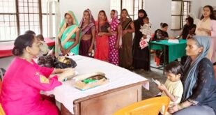 बिल्सी: सामुदायिक स्वास्थ्य केंद्र पर प्रधानमंत्री सुरक्षा मातृत्व अभियान के तहत लगा स्वास्थ्य शिविर, 54 गर्भवती महिलाओं की हुई जांच।