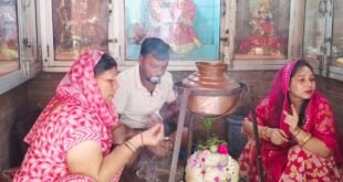 बिल्सी के शिवालयों में गूंजे हर-हर महादेव के जयकारे, महाशिवरात्रि पर उमड़ी श्रद्धालुओं की भीड़।