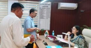 बदायूं: सीडीओ गामिनी सिंगला ने दिए निर्देश, लाइब्रेरी का प्रभावी उपयोग हो और पात्रों तक पहुंचे योजनाओं का लाभ।