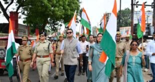 बदायूं में ‘हर घर तिरंगा’ अभियान के तहत भव्य तिरंगा यात्रा, राष्ट्रभक्ति और एकता का गूंजा संदेश।