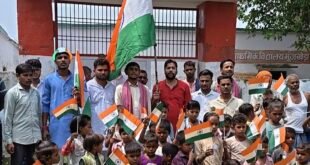 गंजडुंडवारा: बाढ़ग्रस्त गांव मूंजखेड़ा में हर्षोल्लास से मनाया गया स्वतंत्रता दिवस, पक्के बांध निर्माण की उठी मांग।