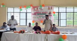 बिसौली: कोटेदारों का लाभांश 90 से बढ़ाकर हुआ 125 रुपये प्रति कुंतल, तहसील सभागार में बांटे गए चेक।