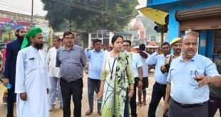 शाहजहांपुर: वारा वफात जुलूस के मार्गों का नगर आयुक्त ने किया निरीक्षण, व्यवस्थाएं दुरुस्त करने के निर्देश।