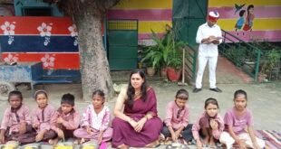 बदायूँ: सीडीओ गामिनी सिंगला ने प्राथमिक विद्यालय और आंगनबाड़ी केंद्र का किया औचक निरीक्षण, बच्चों संग किया भोजन।