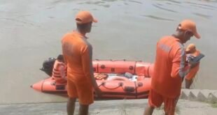 कासगंज में हजारा नहर में डूबे युवक की तलाश 19 घंटे बाद भी जारी, गोताखोर और पीएसी जुटे।