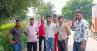 कासगंज में भीषण सड़क हादसा: डाक कांवड़ लेने जा रहे दो कांवड़ियों की दर्दनाक मौत, एक गंभीर। 
