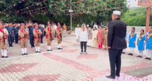 कासगंज में हर्षोल्लास के साथ मनाया गया 80वां स्वतंत्रता दिवस, कलेक्ट्रेट परिसर में गूंजे ‘भारत माता की जय’ के नारे।