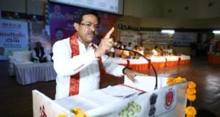 बदायूं: प्रधानमंत्री के जन्मदिवस पर आयोजित हुआ ‘आशीर्वाद का दीया’ कार्यक्रम, सरकारी योजनाओं की प्रदर्शनी रही आकर्षण का केंद्र।
