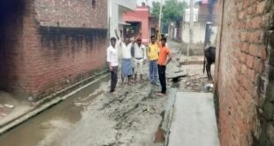 नौसाना का मुख्य मार्ग बना दलदल: वर्षों से पक्की सड़क का इंतजार कर रहे ग्रामीण।