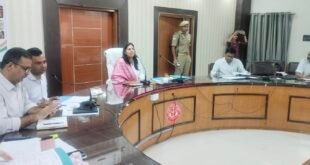 सीडीओ ने की विकास कार्यों की समीक्षा, अधिकारियों को दिए कार्यप्रणाली में सुधार के निर्देश।