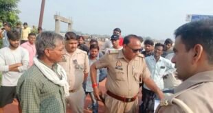 कासगंज में हजारा नहर के पास मिला देवर-भाभी का सामान, अनहोनी की आशंका में एनडीआरएफ और पीएसी कर रही तलाश।