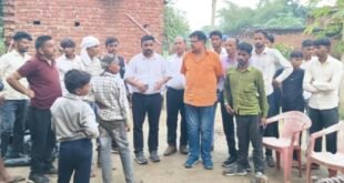 बदायूं: बागपत सड़क हादसे में बदायूं के 13 श्रद्धालुओं की दर्दनाक मौत, कांग्रेस प्रतिनिधिमंडल ने शोकाकुल परिवारों से की मुलाकात।