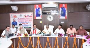 बदायूँ में 5 लाख से अधिक दीपों से सजेगा ‘सेवा संकल्प अभियान’, प्रभारी मंत्री डॉ. अरुण कुमार ने कलेक्ट्रेट में बनाई रणनीति।