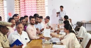 बिसौली तहसील में लेखपालों ने सौंपा 8 सूत्रीय ज्ञापन, कार्यभार कम करने और गृह जनपद ट्रांसफर की मांग।