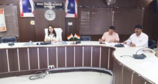बदायूं: जिला स्वास्थ्य समिति की बैठक में स्वास्थ्य सेवाओं की गहन समीक्षा, लापरवाही पर कार्रवाई की चेतावनी।