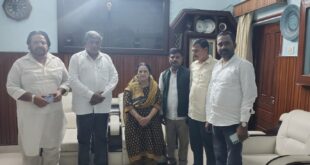 कासगंज के प्रतिनिधिमंडल ने रामपुर में पूर्व सांसद तंजीम फातिमा और वाइस चांसलर प्रो. जहीरुद्दीन से की मुलाकात।