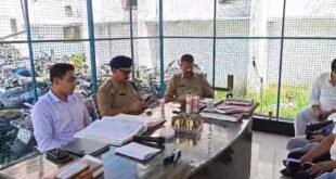 सहसवान में गणेश चतुर्थी को लेकर पीस कमेटी की बैठक, अधिकारियों ने शांति और आपसी भाईचारा बनाए रखने की अपील की।