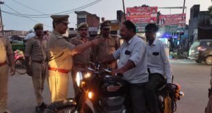 रात में पुलिस की सक्रियता बढ़ी, नगर में पैदल गश्त कर की वाहनों की जांच।
