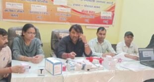 सर्वा गांव में पहुंची स्वास्थ्य टीम, 75 बुखार पीड़ितों की जांच।