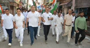राष्ट्रीय एकता दिवस पर कासगंज में निकली ‘रन फॉर यूनिटी’, डीएम और एसपी ने किया नेतृत्व; ड्रोन से हुई निगरानी।